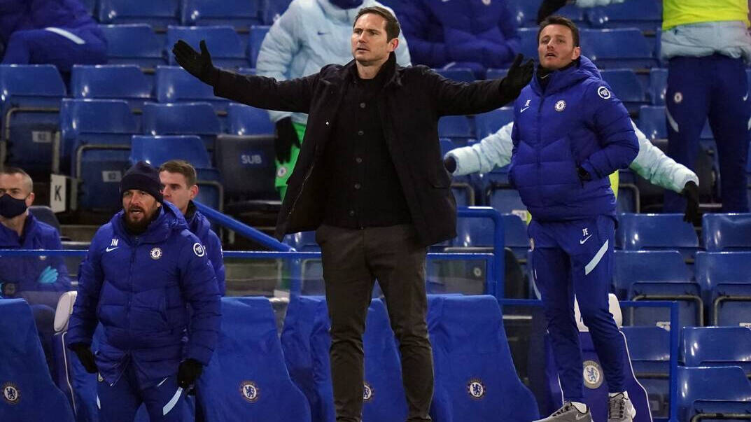 Frank Lampard, en el banquillo del Chelsea. 