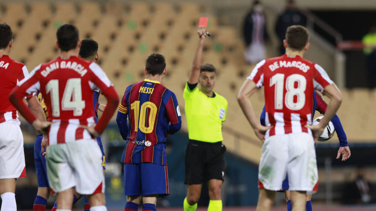 Leo Messi es expulsado tras su agresión a Villalibre