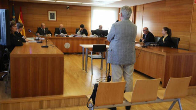 Agustín Albiol durante un juicio. Foto del diario Mediterráneo. 