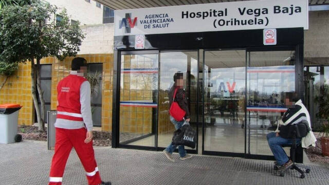En el Hospital de Orihuela se han vacunado vigilantes de seguridad, repartidores y delegados sindicales