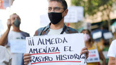 Juan Carlos Monedero, en una manifestaciÃ³n contra Almeida.