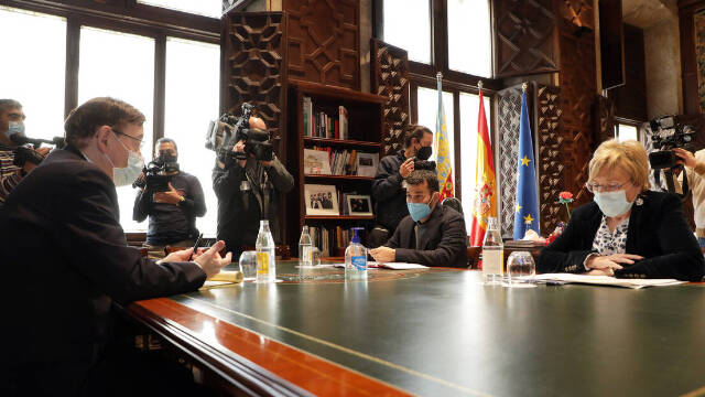 Ximo Puig, presidente de la Comunidad Valenciana; Ana Barceló Consellera de Sanidad y Vicent Marzà Conseller de Educación, reunidos en el Palau de la Generalitat Valenciana.