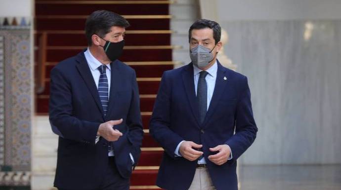 Juan Manuel Moreno y Juan Marín, este miércoles en su comparecencia conjunta en el Parlamento andaluz.