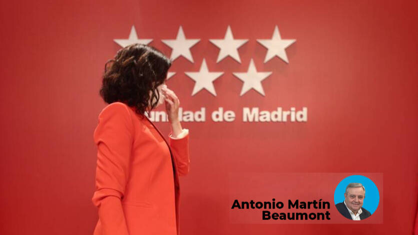 La presidenta madrileña durante una rueda de prensa.