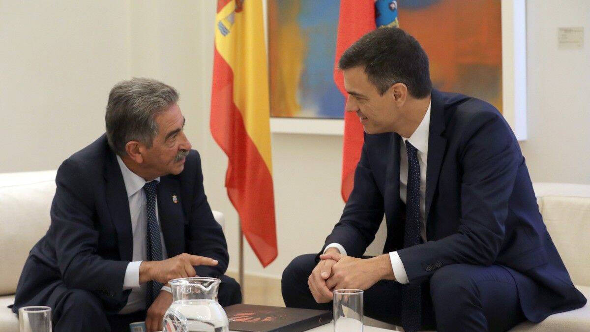 Miguel Ángel Revilla con Pedro Sánchez en La Moncloa