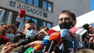 La embajada de México desmiente a Monedero y el juez le acorrala por su factura sospechosa