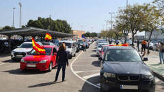Caravana de coches para protestar por la la imposiciÃ³n del valenciano