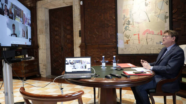Ximo Puig durante la reunión telemática sobre el sector calzado