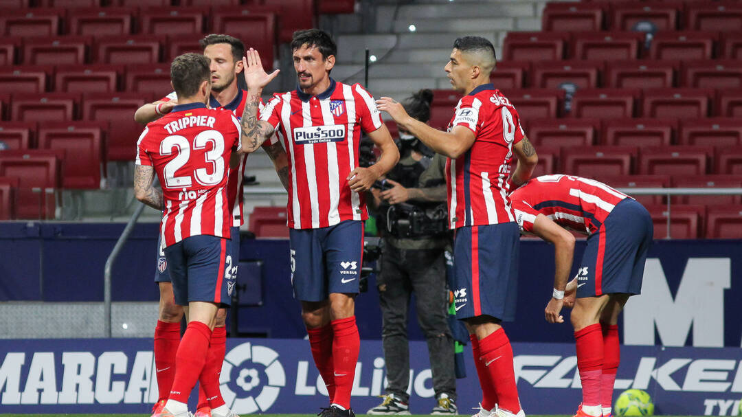 Los jugadores del Atlético, celebrando el primer gol del equipo ante la Real Sociedad. 