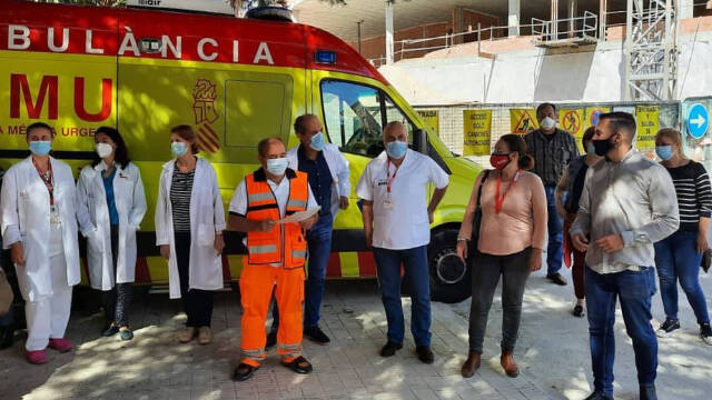 El concejal de Compromís Alicante, Rafa Mas, se he reunido con los trabajadores del CICU en la capital