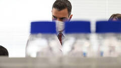 Sánchez visita más farmacéuticas en un mes que hospitales en toda la pandemia