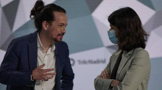 Isa Serra junto a Pablo Iglesias en la campaña del 4-M