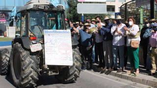Tractorada a Madrid por salvar sus cosechas: “Puig ha abandonado a los regantes”