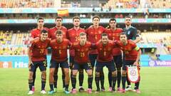 Los jugadores de España no hincan la rodilla en el césped de la Cartuja