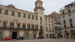 Fachada del Ayuntamiento de Alicante