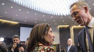 La Cumbre de la OTAN refuerza a Robles ante la crisis de gobierno que se perfila en Moncloa