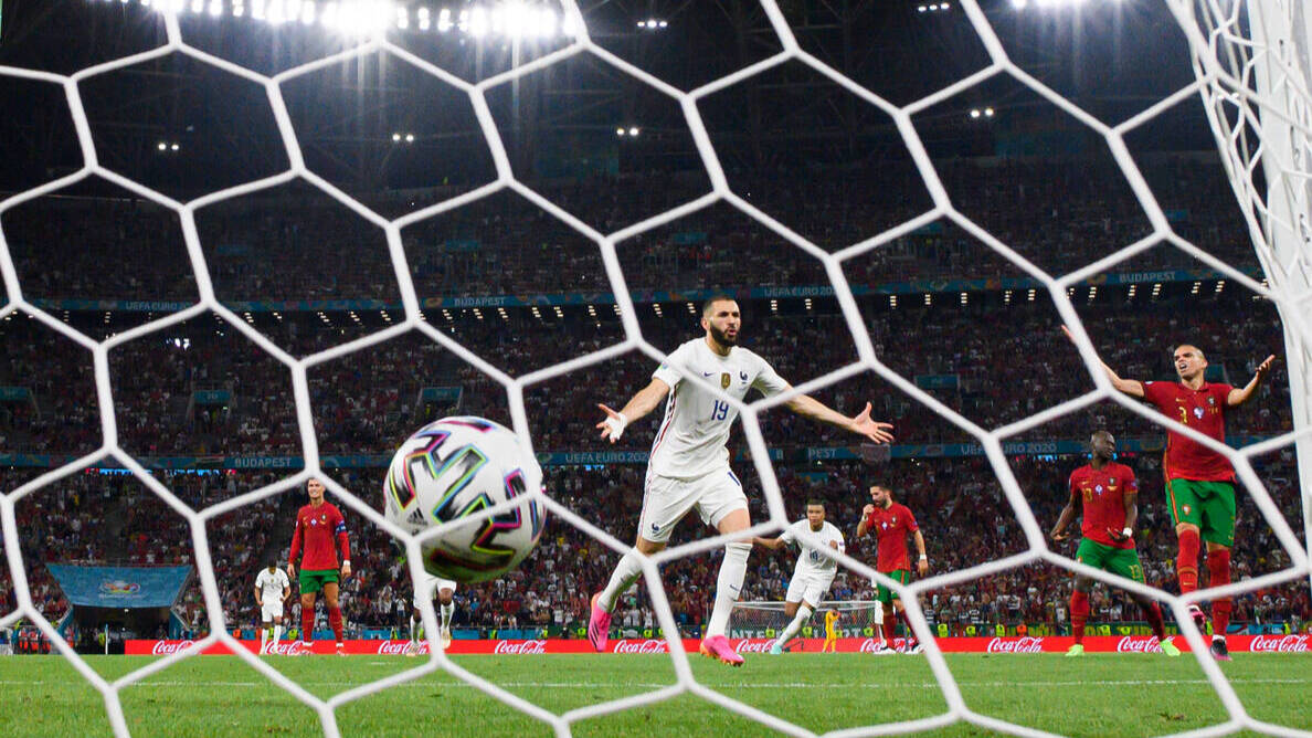 Benzema marcó, de penalti, el primer gol de Francia ante Portugal. 