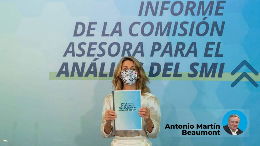 Yolanda Díaz con el informe de la Comisión Asesora para el Análisis del SMI.