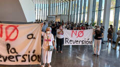 Protesta contra BarcelÃ³ en el hospital de Torrevieja