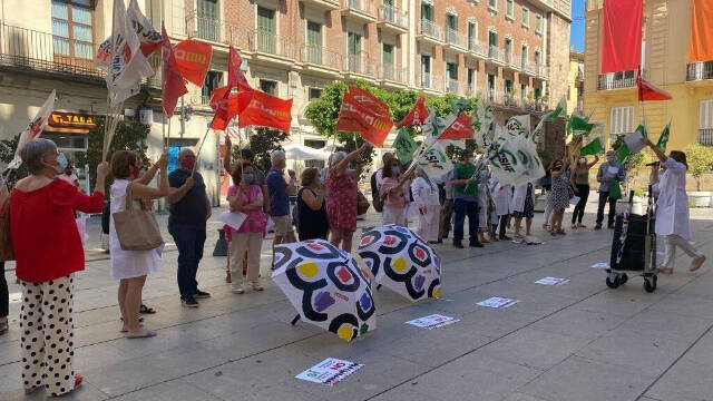 Protestas de los sindicatos ante el Palau de la Generalitat