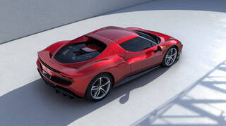 Ferrari claudica a la electrificación con el 296 GTB