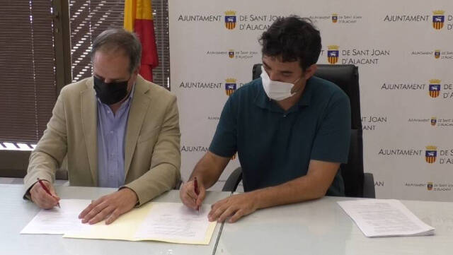 Santiago Román (Cs) y Jaime Albero (PSOE) han sellado por escrito su acuerdo
