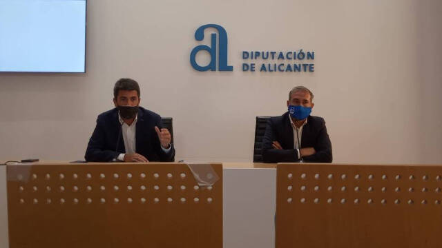 Carlos Mazón, presidente de la Diputación de Alicante, y Lalo Díez, portavoz de la plataforma de hosteleros
