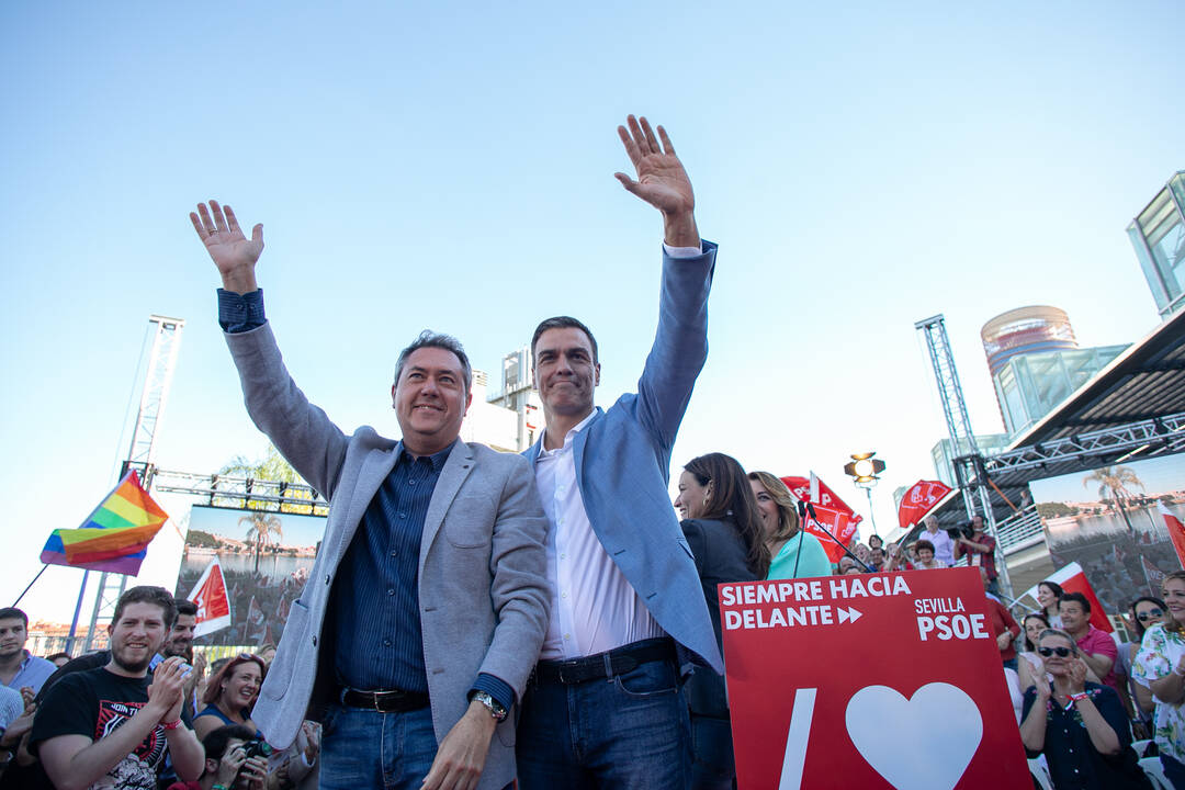 Pedro Sánchez y Juan Espadas en un acto del PSOE.A en Sevilla