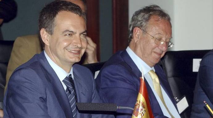 Zapatero, junto al exembajador en Venezuela, Raúl Morodo, investigado por la Audiencia Nacional.
