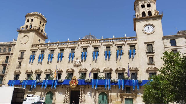 Fachada del Palacio Consistoriall de Alicante