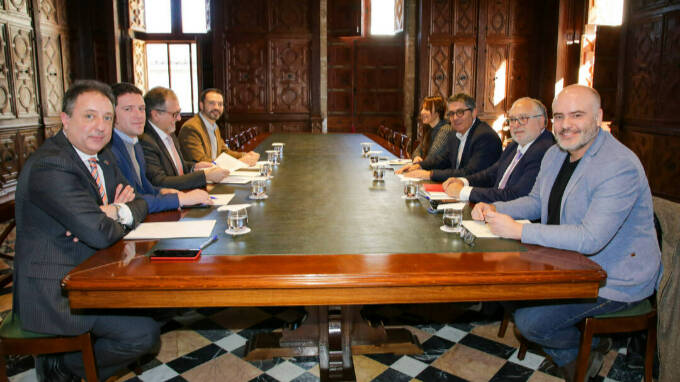Imagen de archivo de la primera reunión de la comisión bilateral, celebrada en enero de 2020 en Valencia