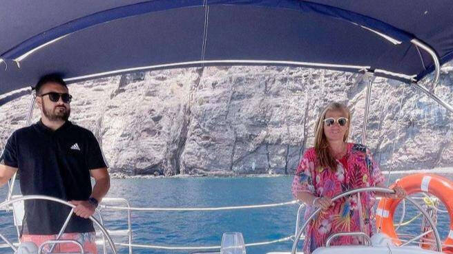 Belén Esteban y su marido, durante sus vacaciones en las Islas Canarias