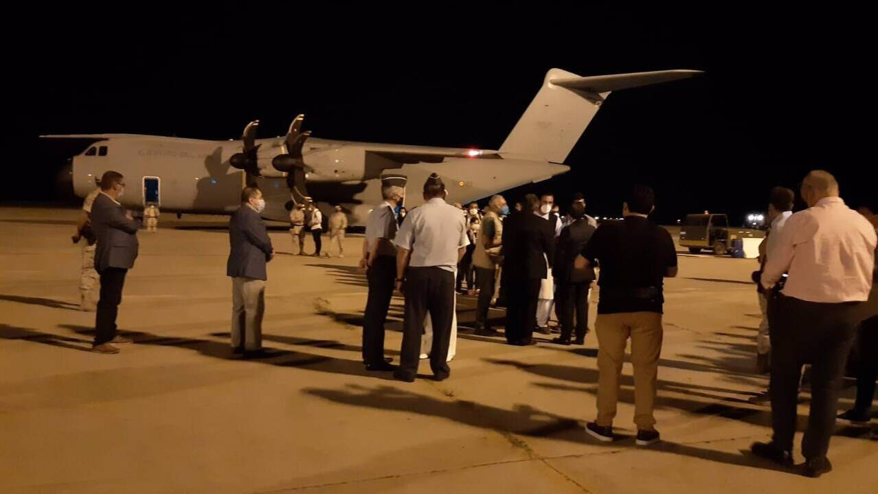 Llegada del primer avión desde Kabul