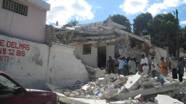 El terremoto de escala 7'2 ha destrozado los edificios 