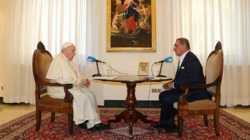 Entrevista Papa Francisco y Carlos Herrera para la COPE
