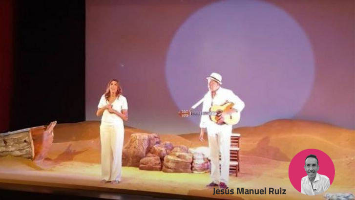 Paz Padilla, junto a Juan, de Materia Prima, en el escenario.