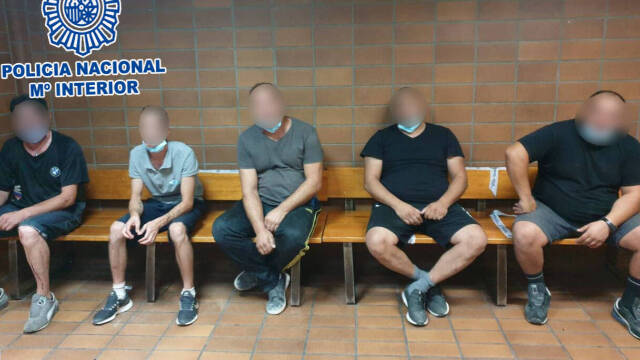 Los cinco detenidos en dependencias policiales