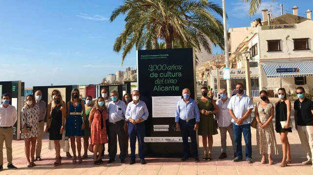 Presentación de la exposición "3.000 años de cultura del vino Alicante" en El Campello