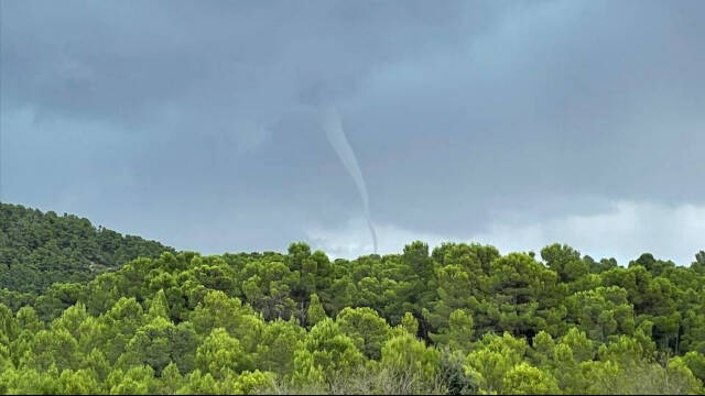 Tornado entre los términos de Villena y la Font de la Figuera