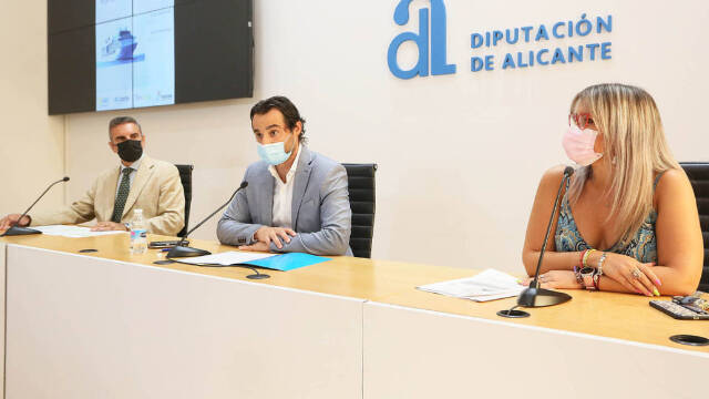 Eduardo Dolón, Mari Carmen Sánchez y Francesco Balbi durante la presentación de las jornadas