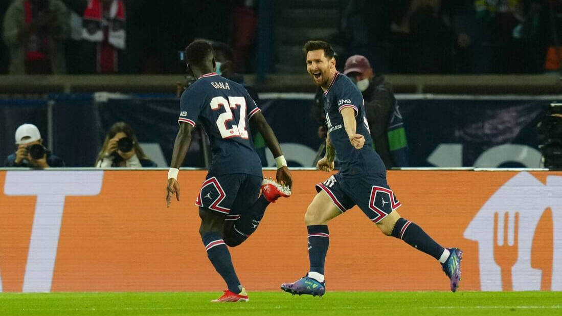 Messi celebra su primer gol con el PSG