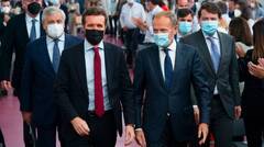 Casado retrata a Sánchez por Puigdemont ante la anterior cúpula de Bruselas