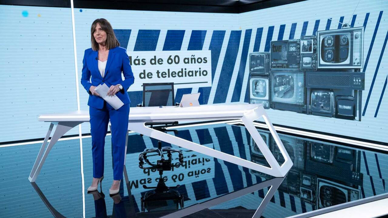 Ana Blanco, presentadora de la primera edición del telediario