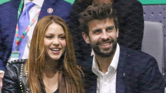 Shakira se parte de risa con la mala educación de Piqué y copia a Isabel Pantoja