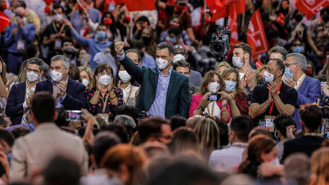 Pedro Sánchez se dio un baño de masas en el 40º Congreso del PSOE celebrado en Valencia