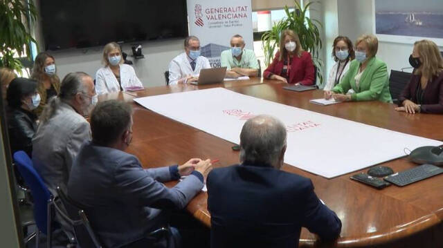 Tensión en Torrevieja: Denuncian ‘maniobras’ de Sanidad para no subrogar contratos 