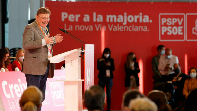 El presidente de la Generalitat Valenciana, Ximo Puig, interviene en la primera jornada del XIV Congreso del PSPV-PSOE