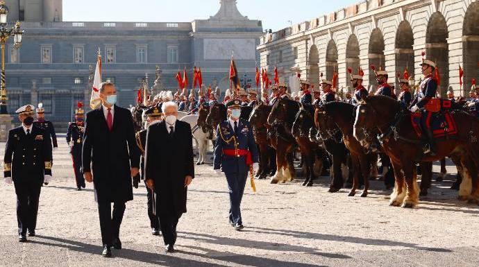 El Rey, este martes, cuplimentando al presidente de Italia, Sergio Matarella.