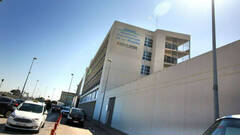 El Hospital de Alzira se queda sin vehículos ni personal para visitar a pacientes