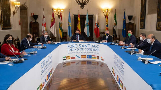 Cumbre de Santiago de Compostela entre ocho presidentes autonómicos